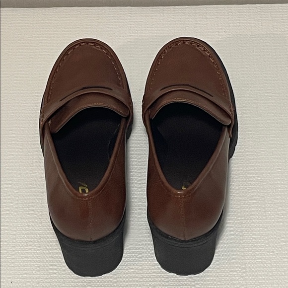 Soda Women's Chocolate Brown Loafers
Size 8M - Picture 7 of 8
